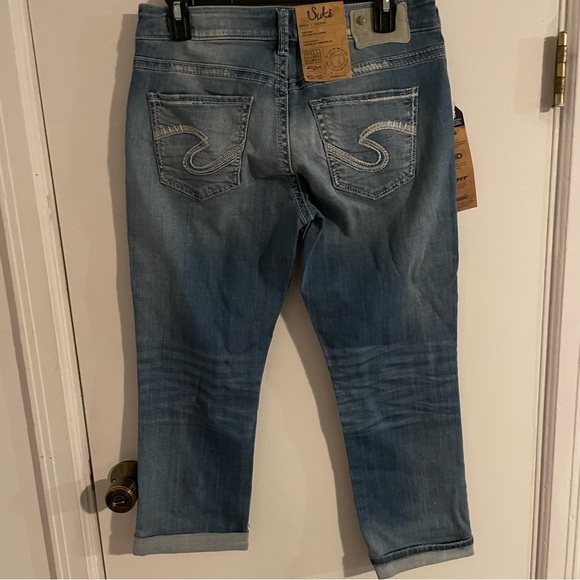 New Denim Capris - Picture 5 of 9